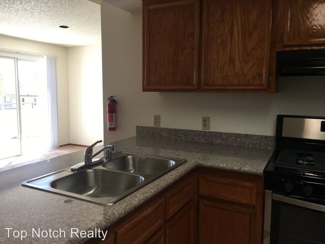 Building Photo - 4270 Highland Ave