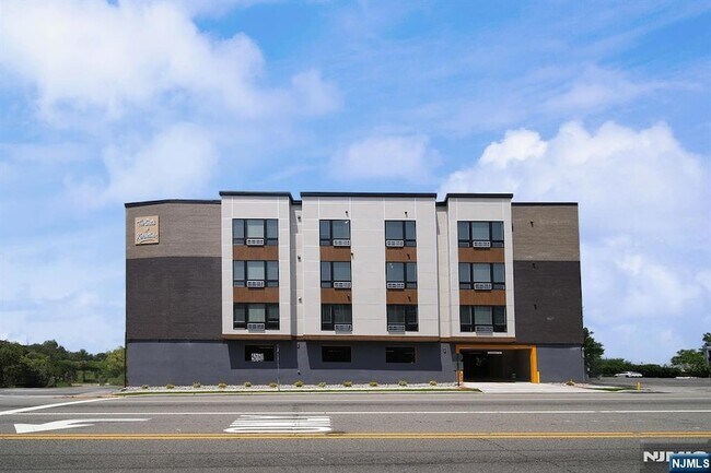 Building Photo - 401 E Central Blvd