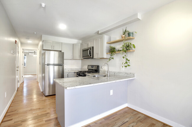 Open Kitchen+ Dining Area - 211 W Read St