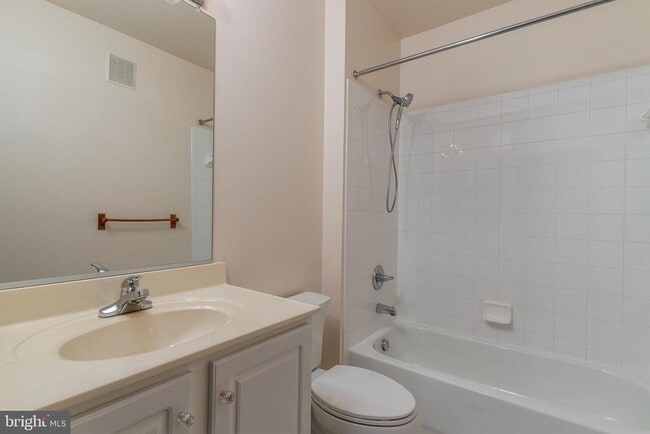 Building Photo - 5900 Whaleboat Dr
