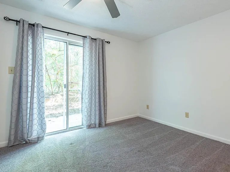 Building Photo - 731 E Sherwood Hills Dr