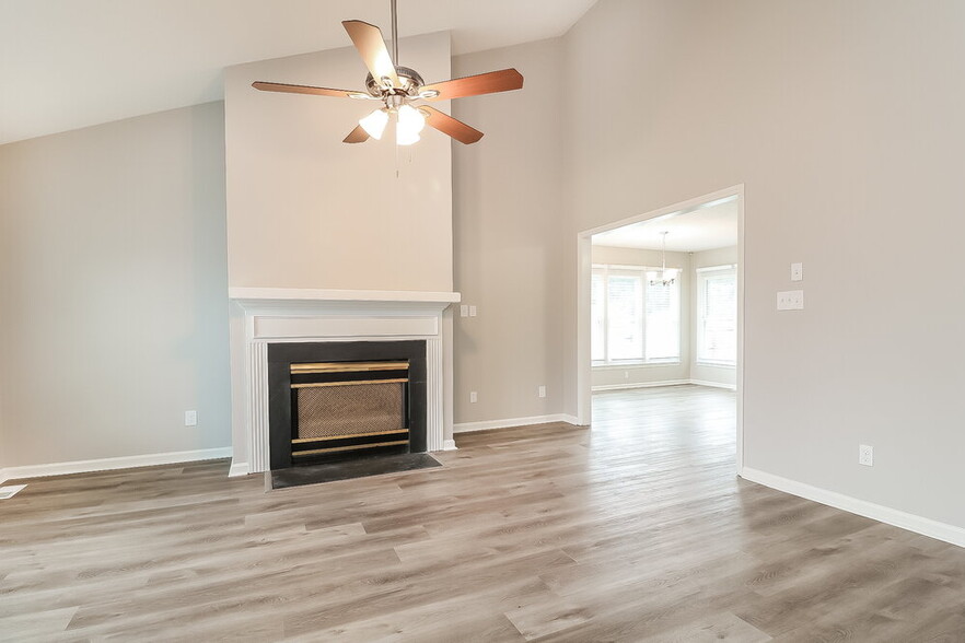 Building Photo - 4 Olde Charles Towne Ct