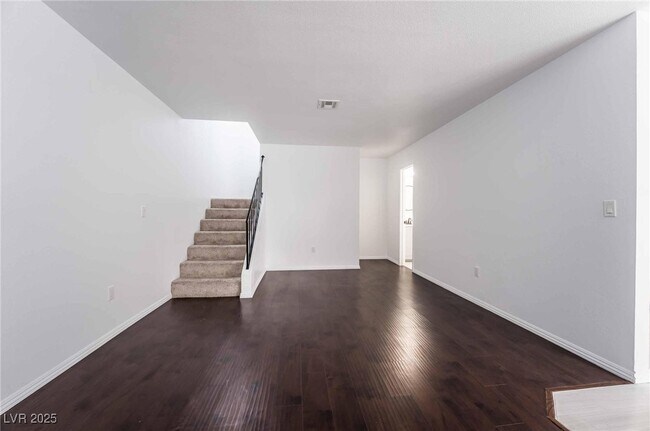 Building Photo - 1133 Willow Tree Dr