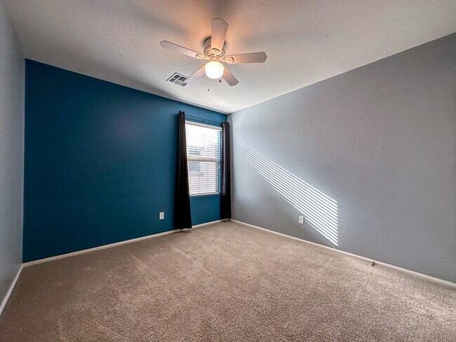 Building Photo - 4057 E Nunneley Rd