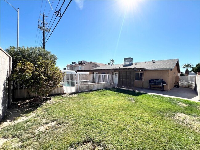 Building Photo - 6446 Meadowlark Ln