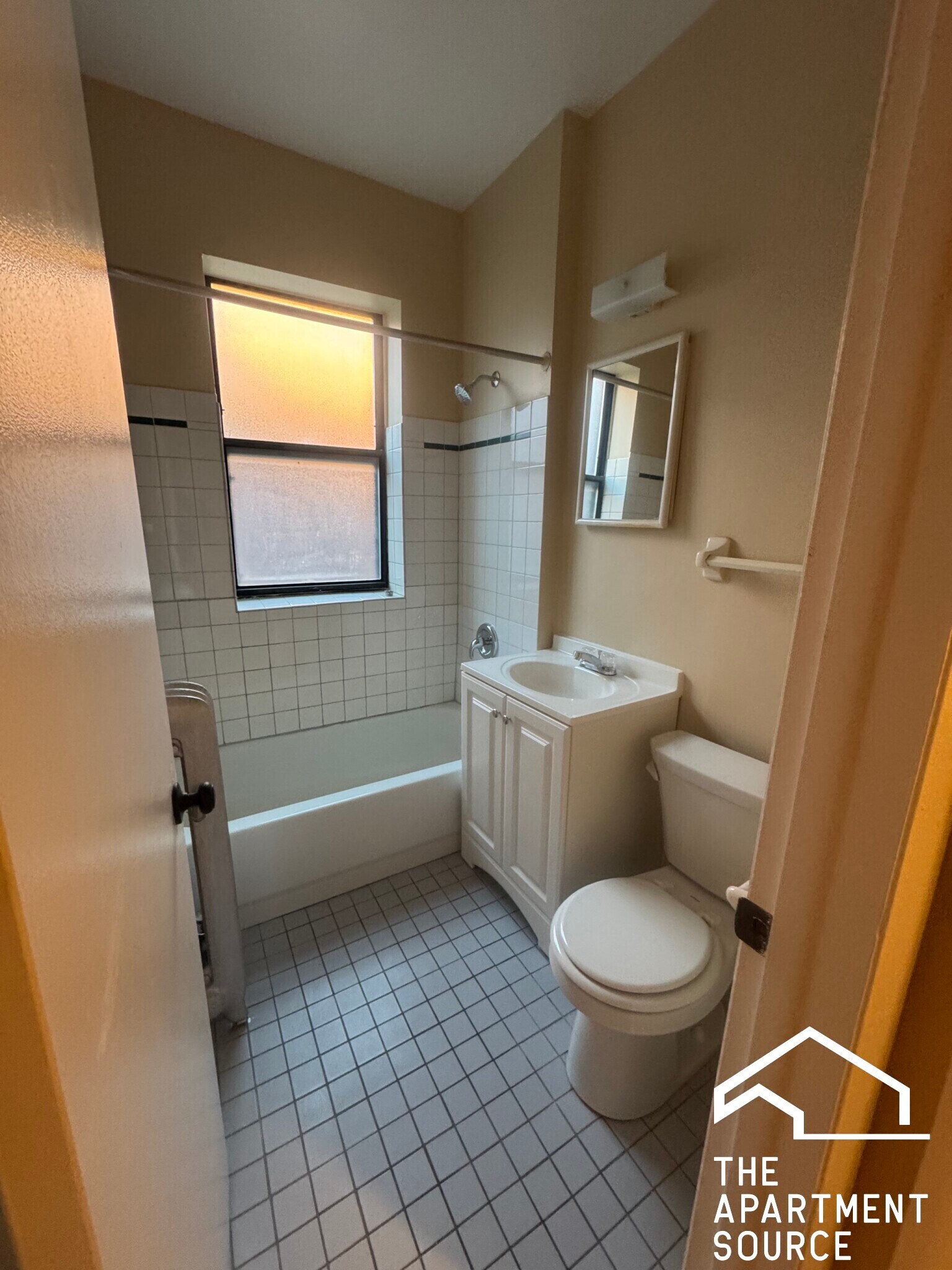 Building Photo - 7726 N Marshfield Ave