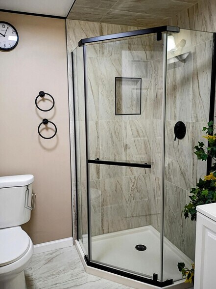 Building Photo - 5070 Fenwood Dr