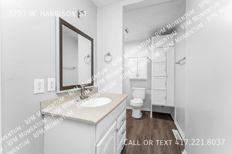 Building Photo - 3203 W Harrison St