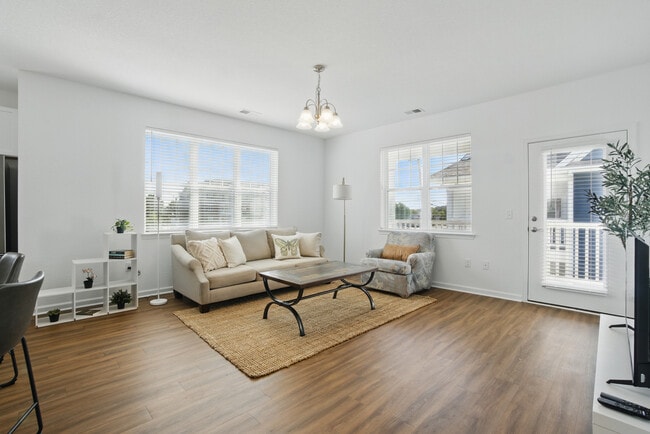 Building Photo - 1728 Vankar Dr
