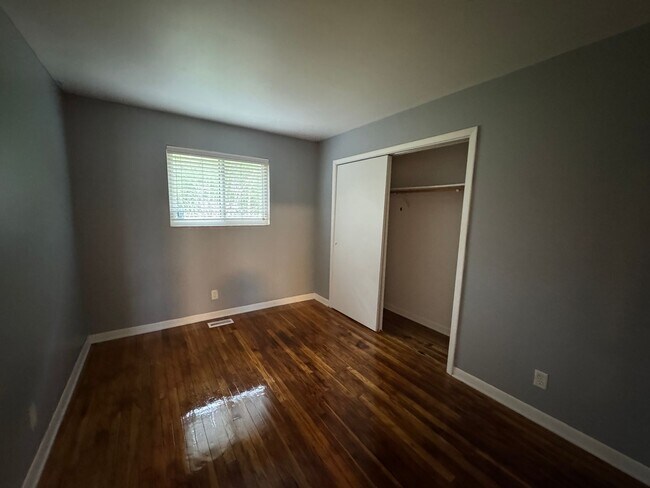Building Photo - Snacks / Guion Creek - Washington TWP 3 Bed 2 Bath