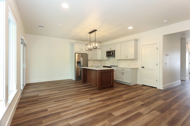 Building Photo - 1797 E Rex Rd