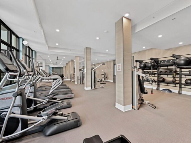 Building Photo - 8450 NW 102nd Ave