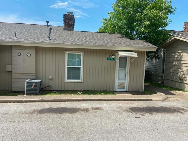 Building Photo - 13767 Turnberry Ln