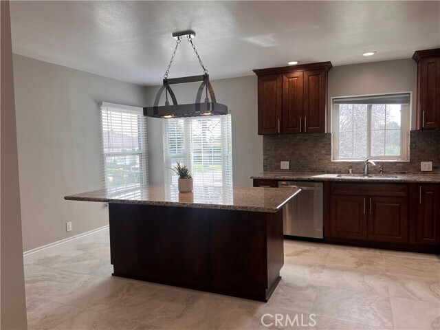 Building Photo - 935 N 1st Ave