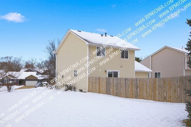 Building Photo - 4025 SE 25th St