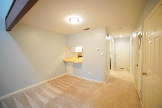 Building Photo - 216 Dixie Dr