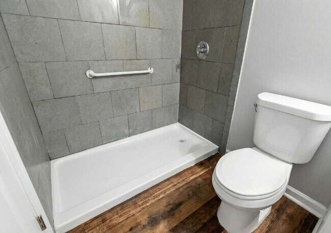 Building Photo - 1917 Watkins Dr