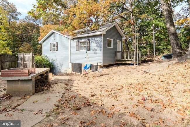 Building Photo - 5626 Hershey Ln