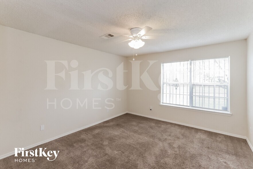 Building Photo - 10219 Glen Vista Dr
