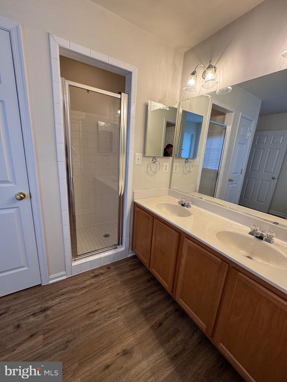 Building Photo - 8730 Phipps Farm Way
