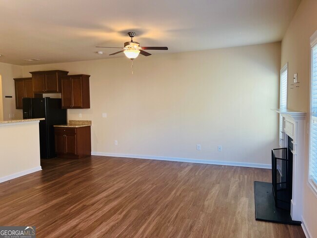 Building Photo - 233 Bobbie Way