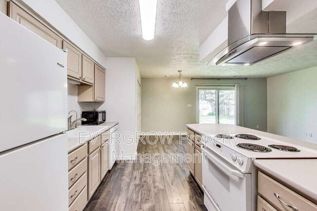 Building Photo - 3534 Ribbon Dr