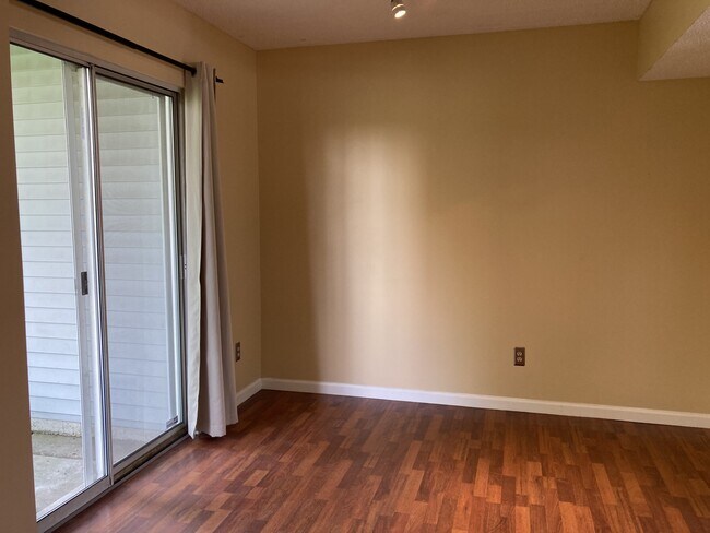 Building Photo - 1618 Thrush Ter