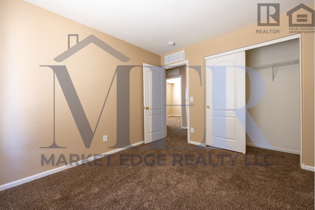 Building Photo - 4Bed/2.5 Bath Home in Maricopa! $1499 MOVE...