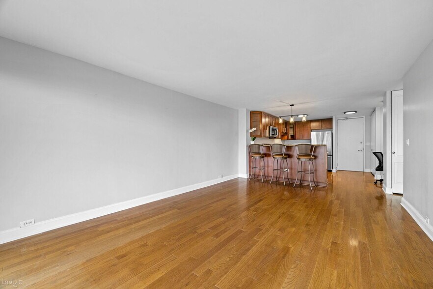 Building Photo - 2020 N Lincoln Park W