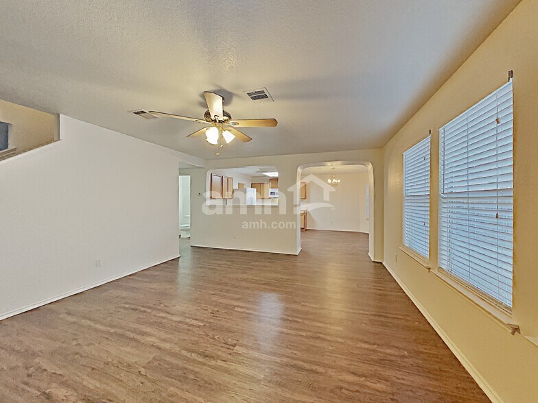 Building Photo - 1326 Hunt Crossing