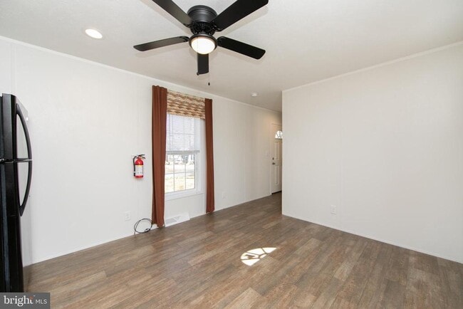 Building Photo - 312 Crystal Dr