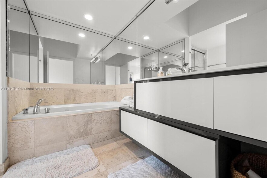 Building Photo - 100 Jefferson Ave