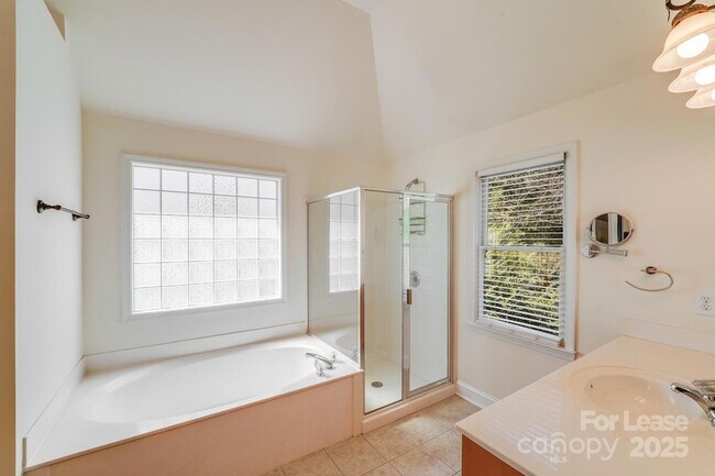 Building Photo - 10243 Squires Way