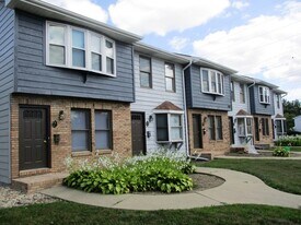 Building Photo - 1700 Rockingham Dr