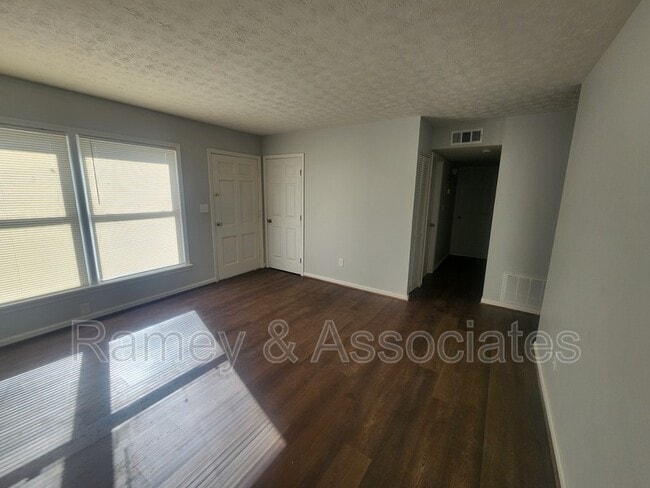 Building Photo - 5703 Chestnutwood Way