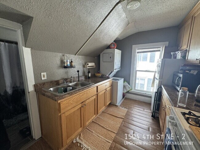 Building Photo - 1504 4th St NE