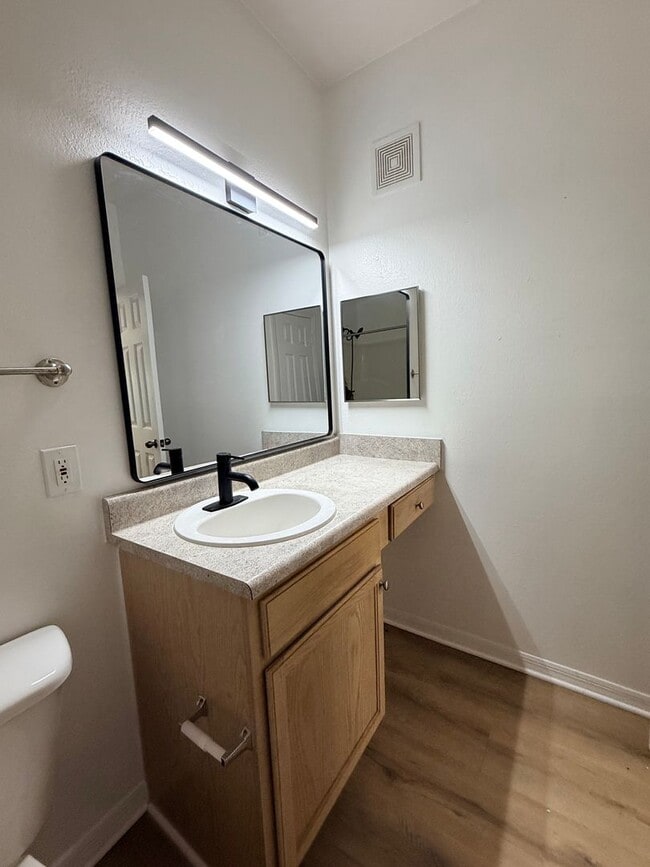 Building Photo - 7800 Point Meadows Dr
