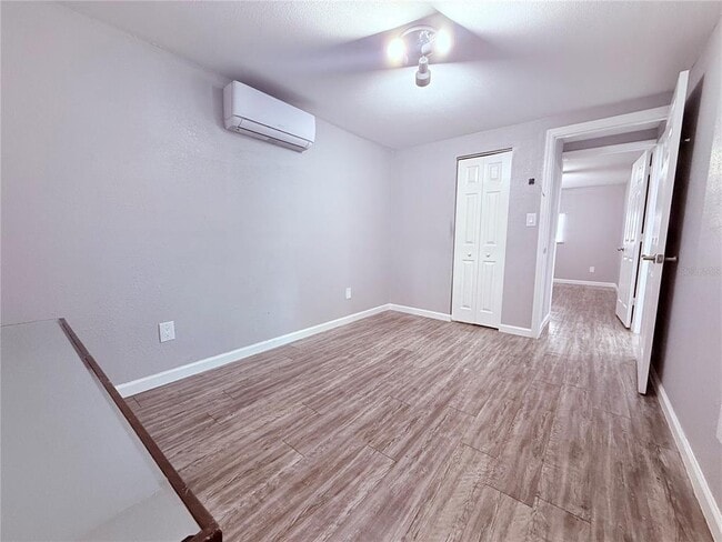 Building Photo - 4514 W Fern St