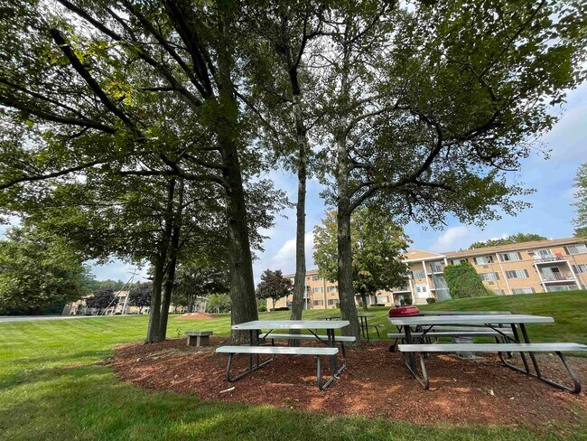 Building Photo - 379 Huse Rd