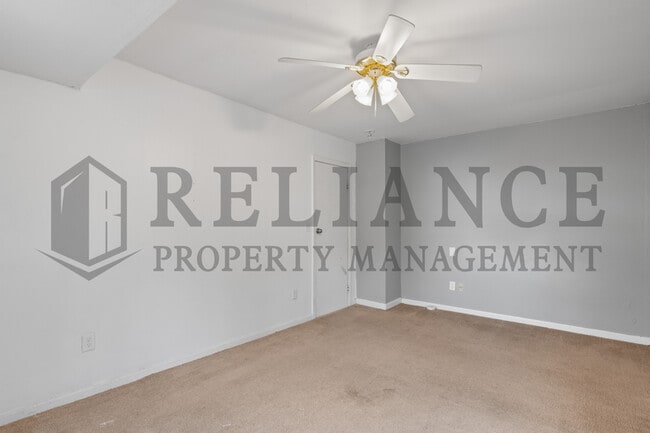 Building Photo - 3627 E 10th St N