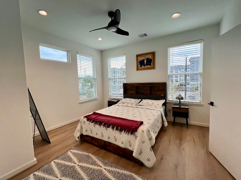 Building Photo - 203 Danna Ln