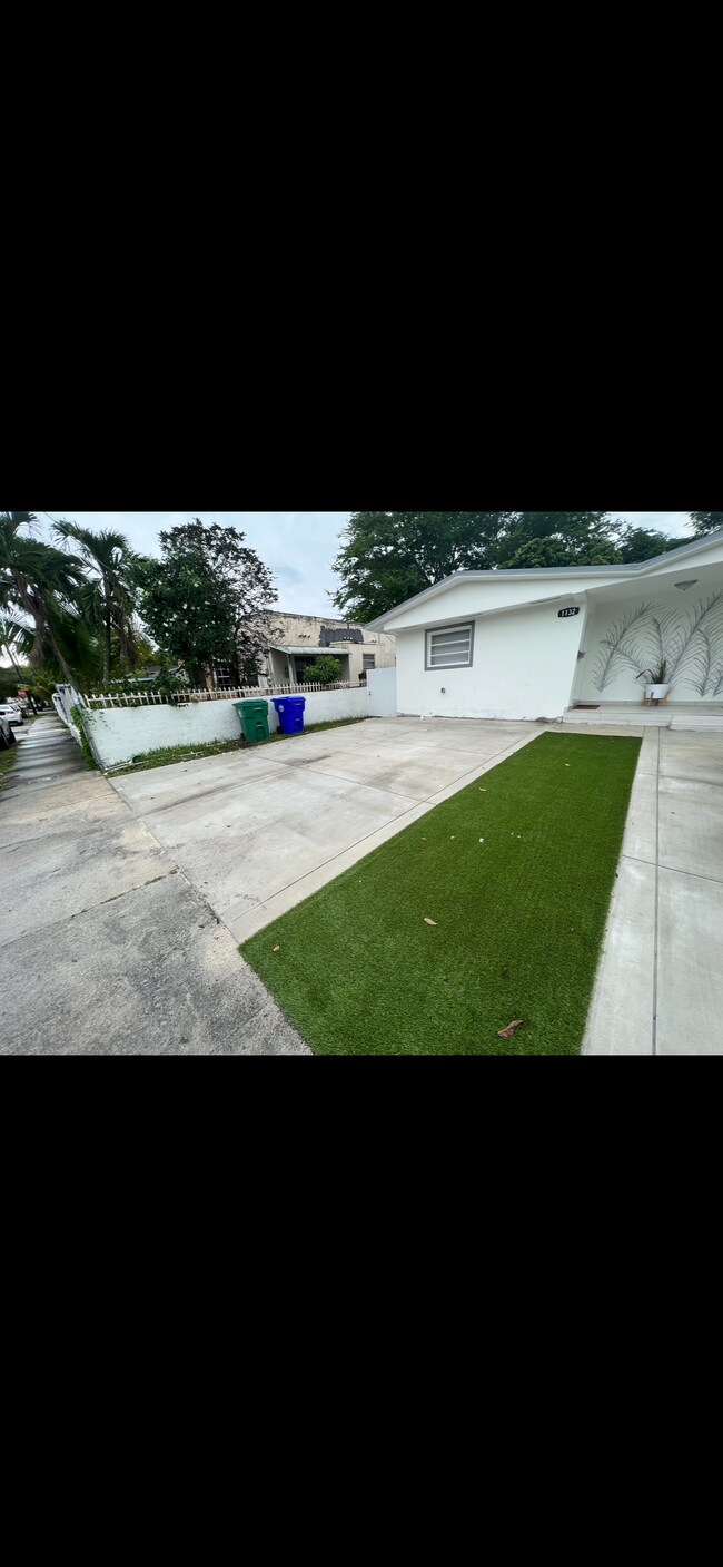 Building Photo - 1132 NW 38th St