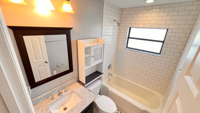 Building Photo - Timeless Charm Meets Modern Comfort in the Heart of Winter Park! WASHER & DRYER INCLUDED!