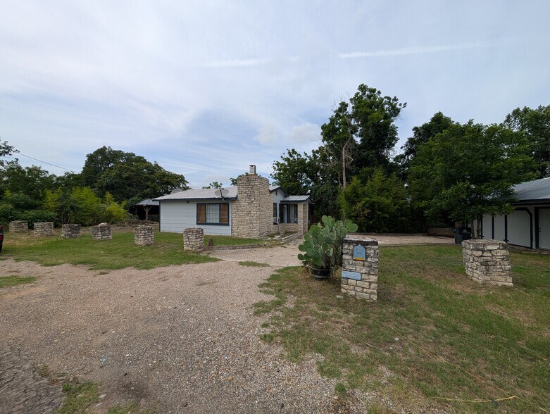 Building Photo - 18120 River Timber Dr