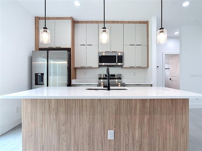 Building Photo - 407 Harbor Blvd