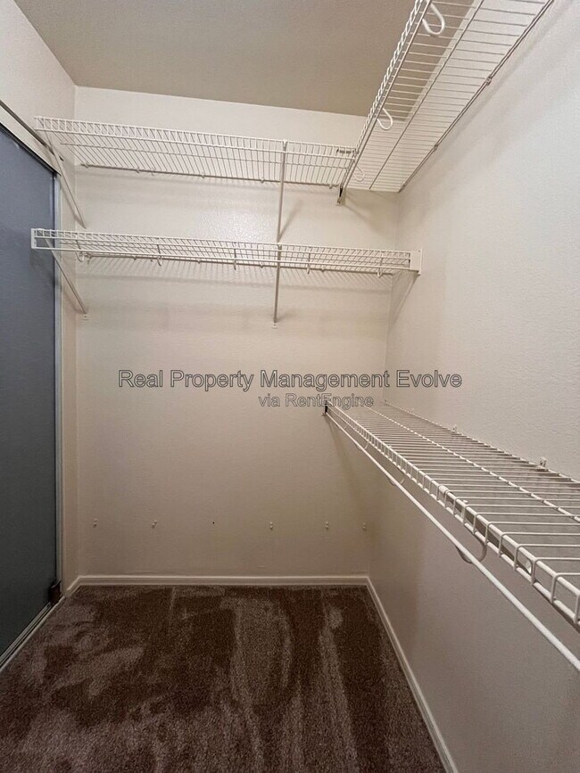 Building Photo - 2060 N 30th St