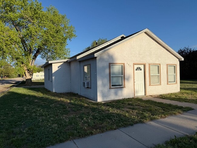 Primary Photo - Two bedroom, One bathroom, Pet friendly ho...