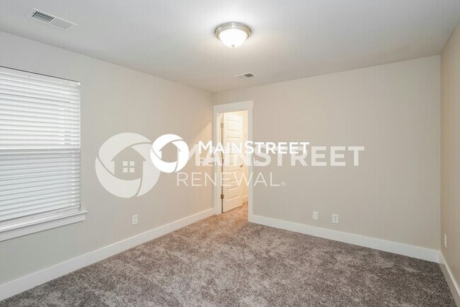 Building Photo - 5 Bedroom Pet-Friendly Home in ANTIOCH, TN...