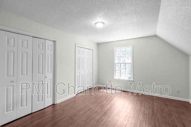Building Photo - 10800 Whittersham Dr