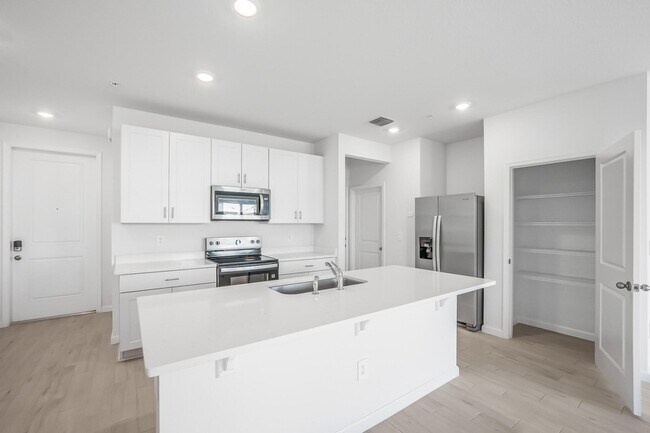 Building Photo - 587 Salisbury Cir